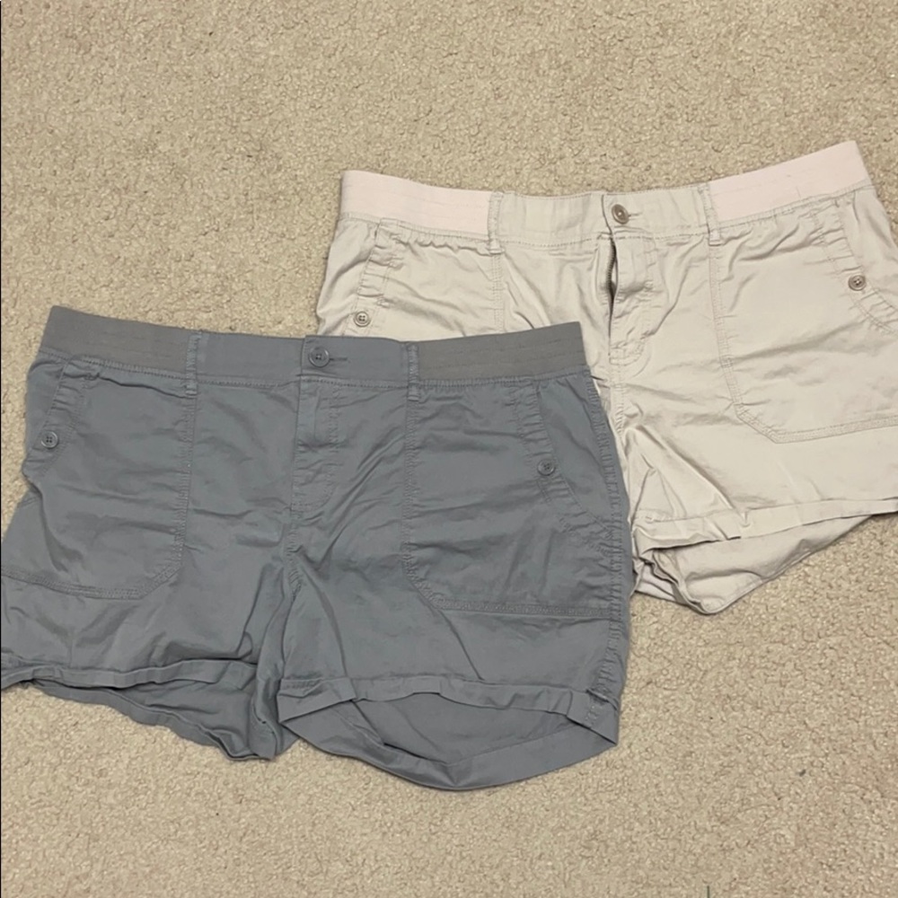 Set of 2 Shorts - Sonoma Gray and Khaki